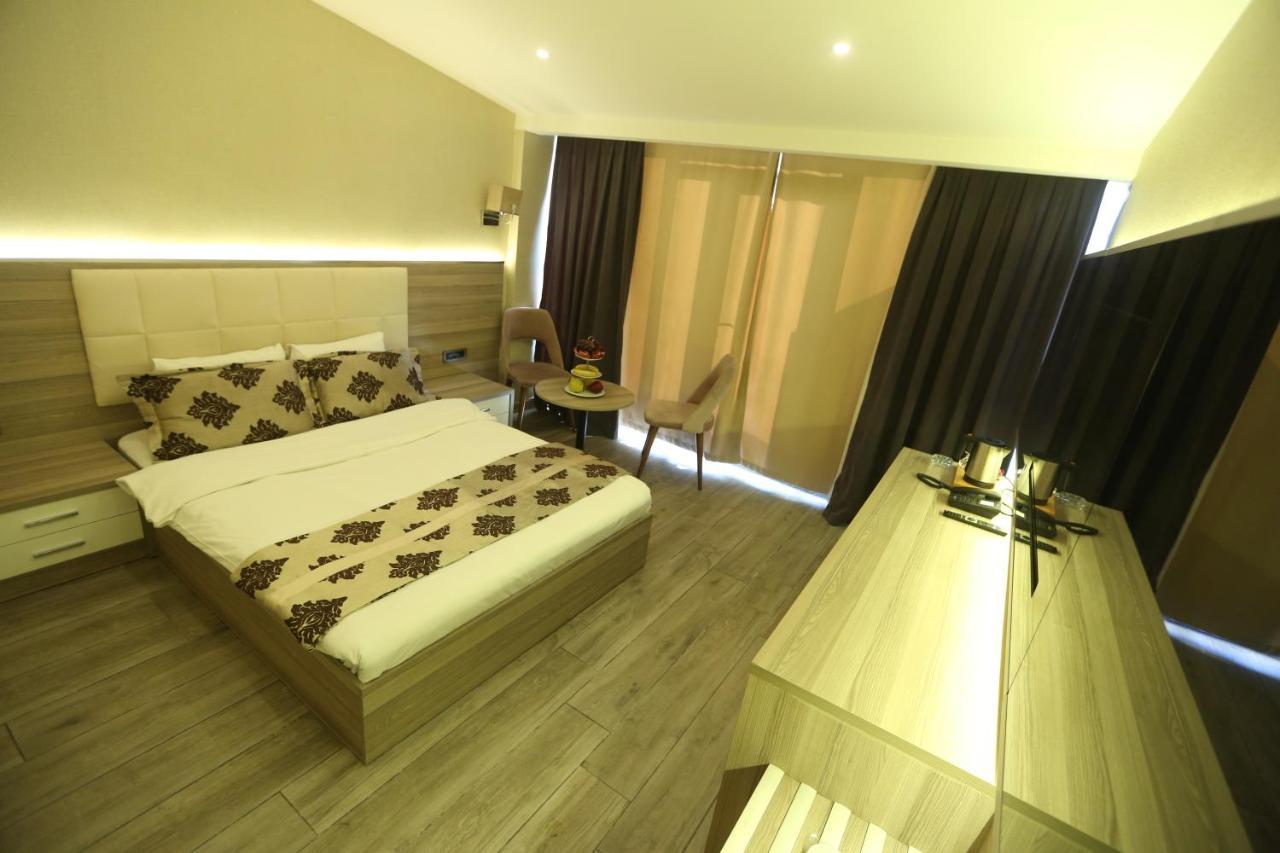 Random Suit Otel Istanbul Exterior photo